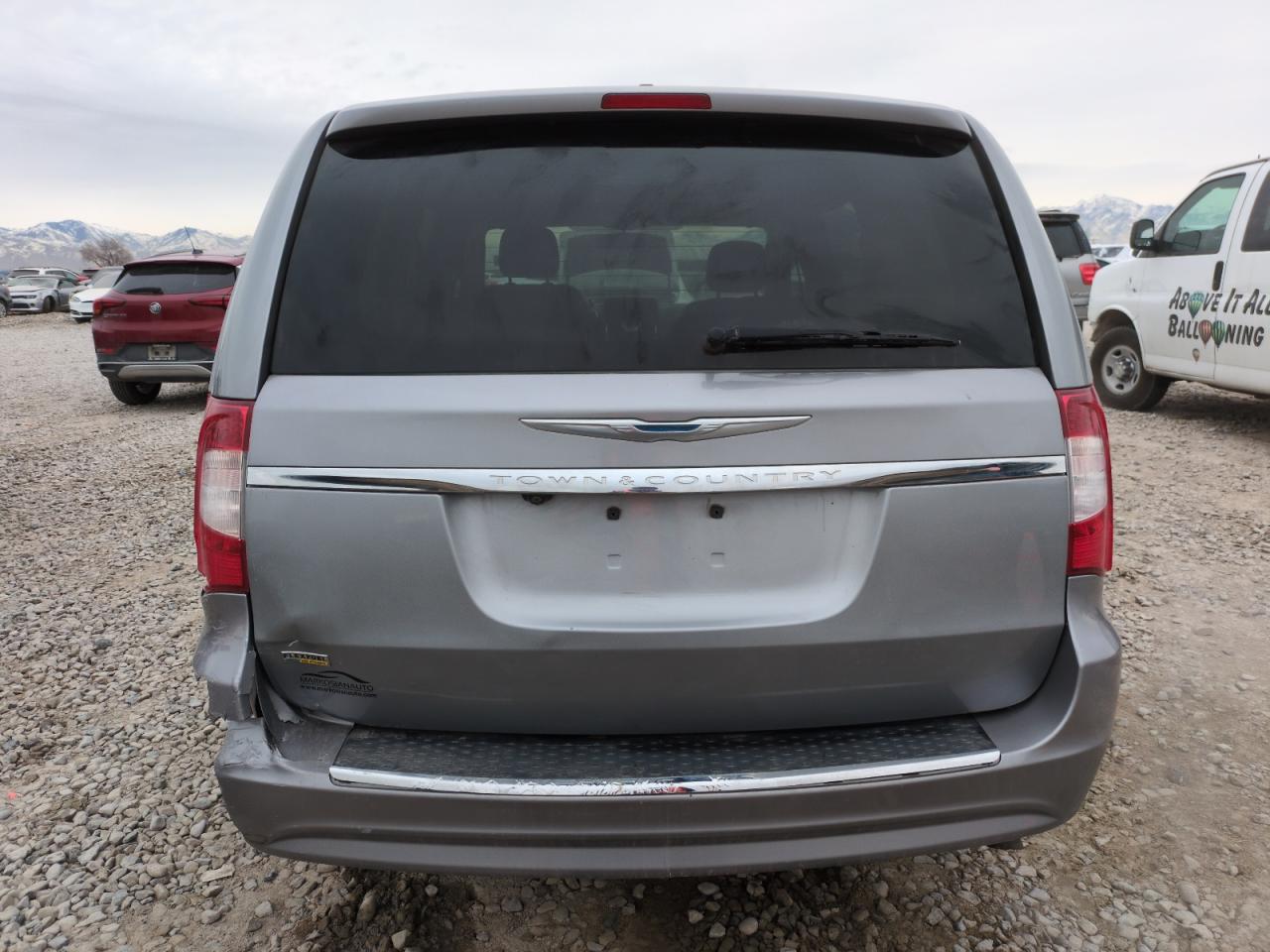 2014 Chrysler Town & Country - Image 6