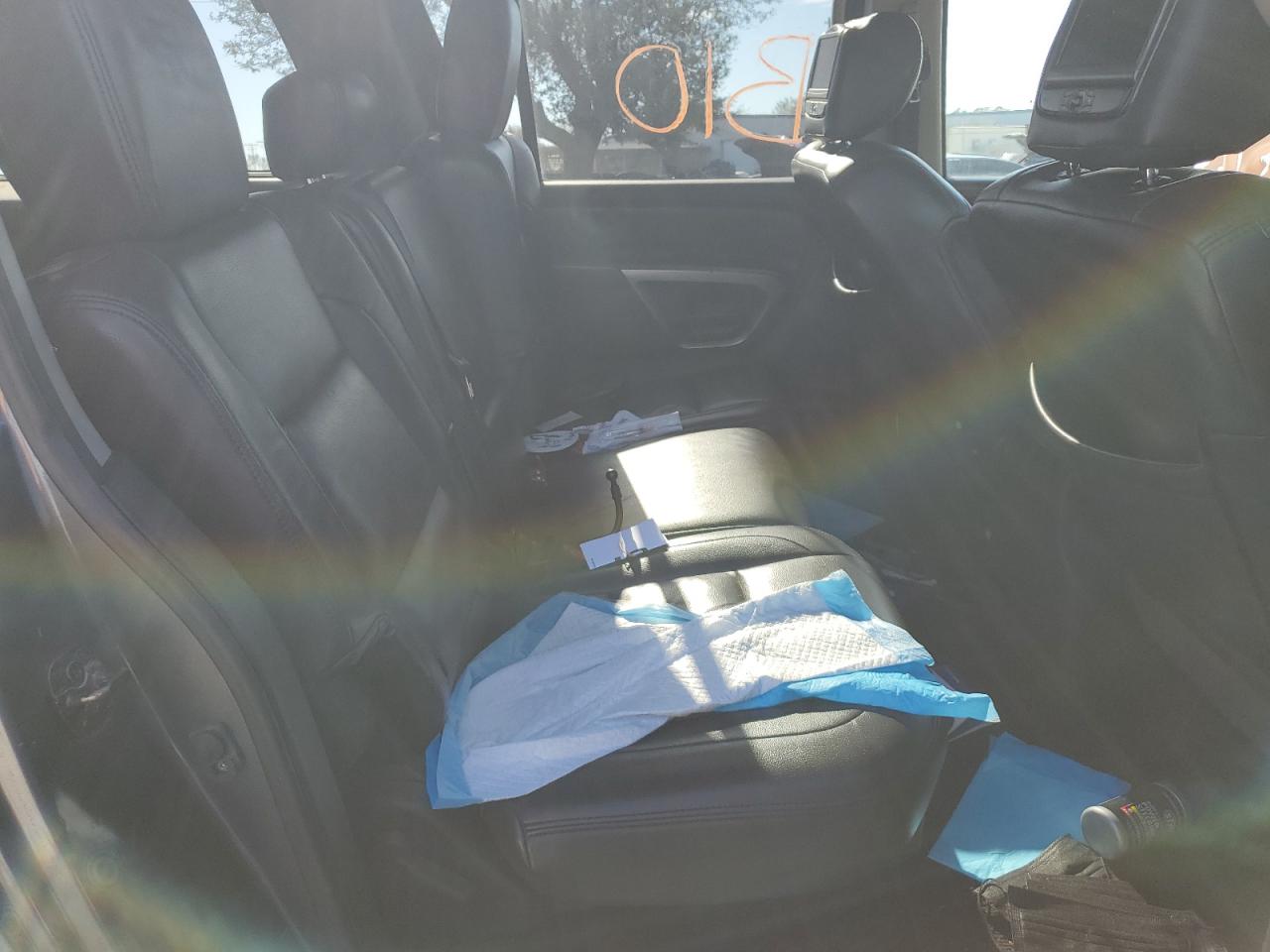 2015 Nissan Armada - Image 11