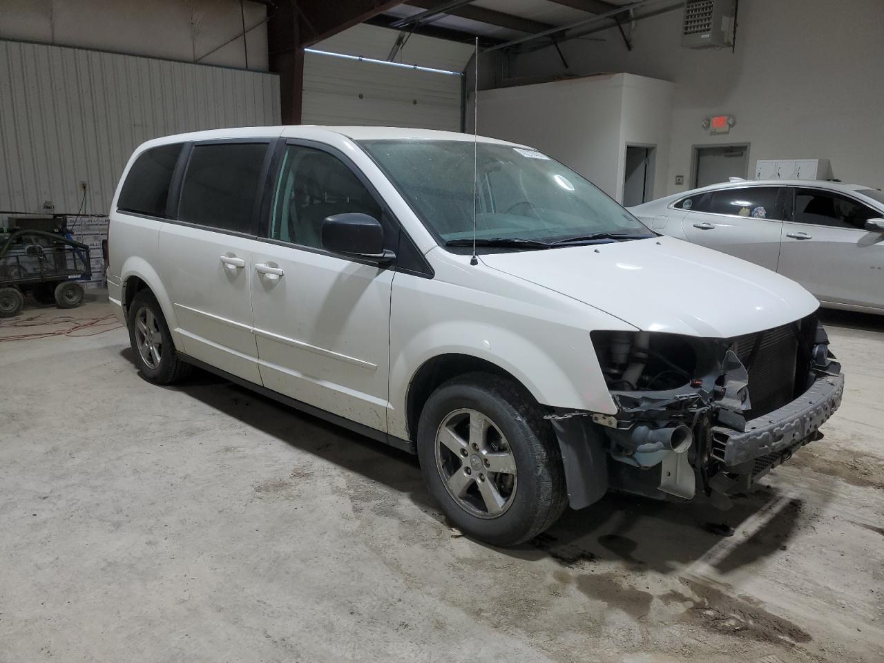 2010 Dodge Caravan - Image 4