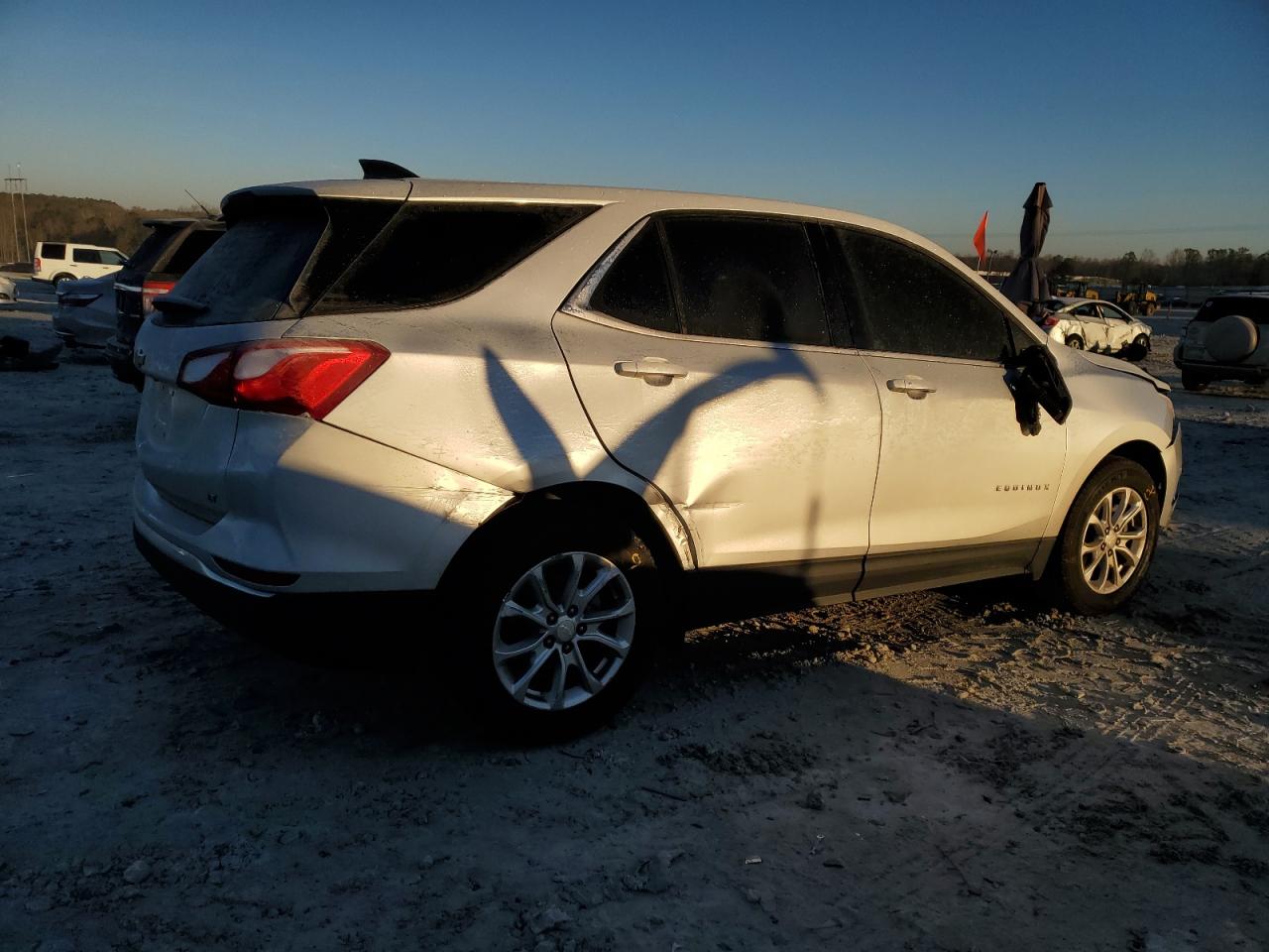 2020 Chevrolet Equinox - Image 3