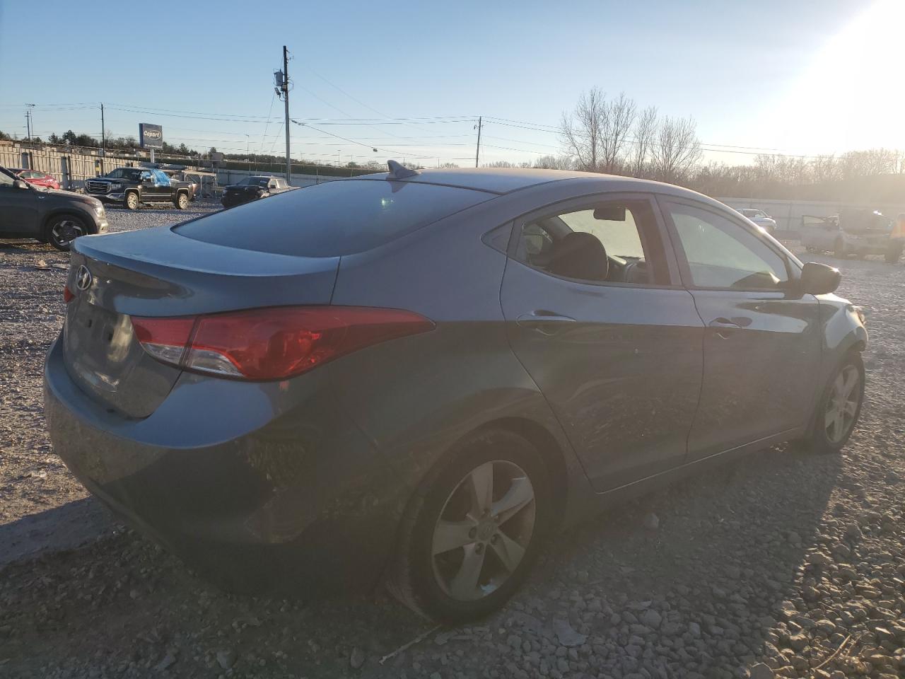 2013 Hyundai Elantra - Image 3