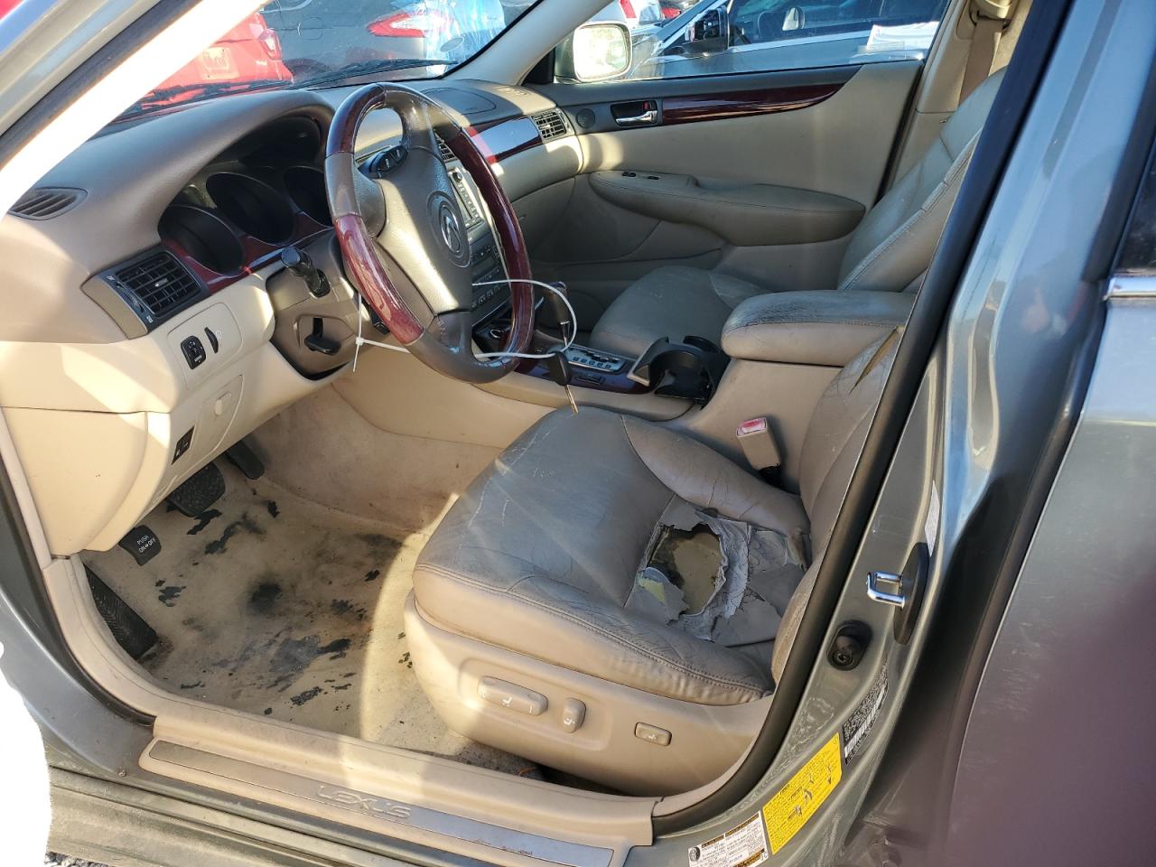 2004 Lexus ES - Image 7