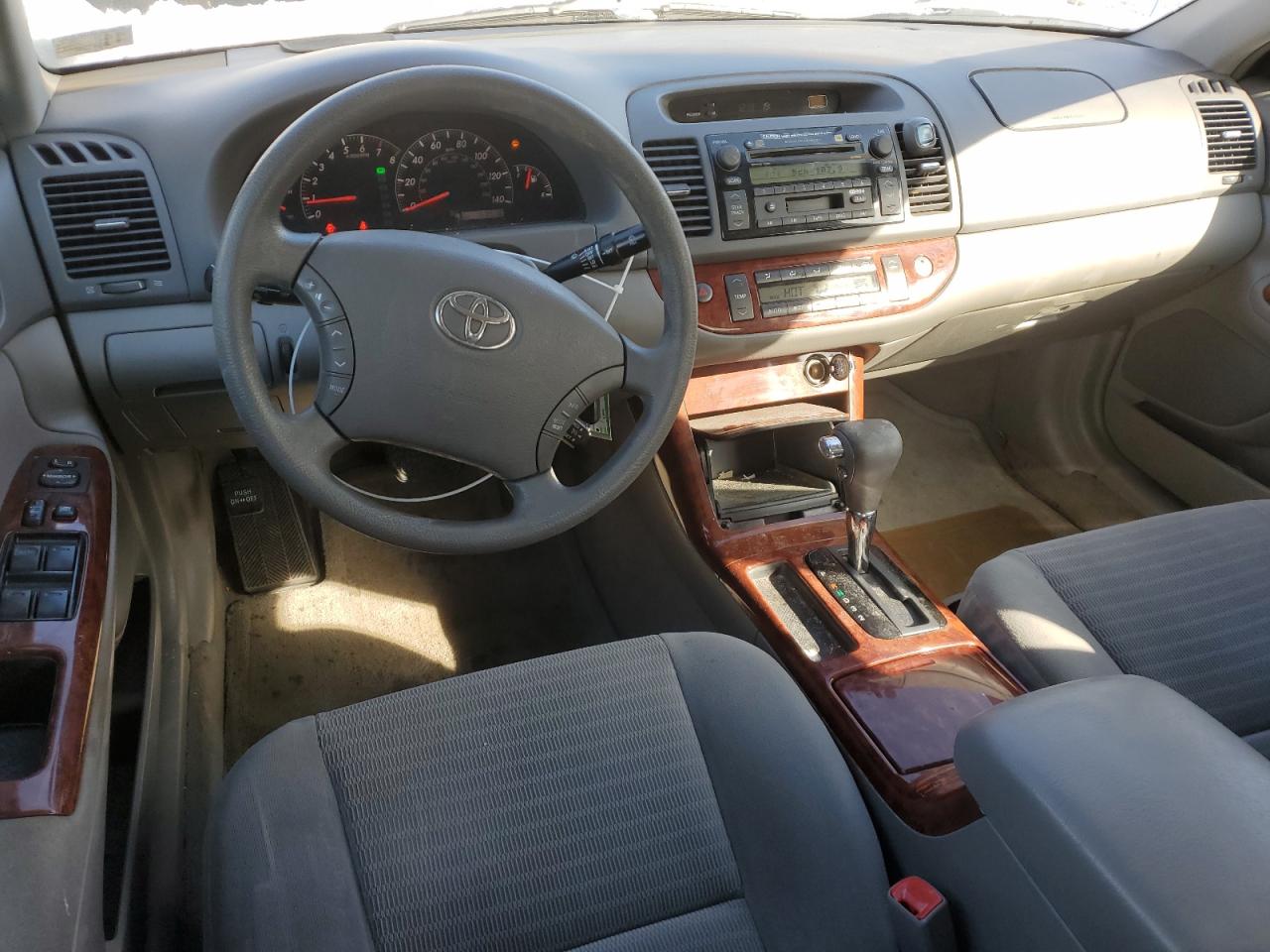 2005 Toyota Camry - Image 8
