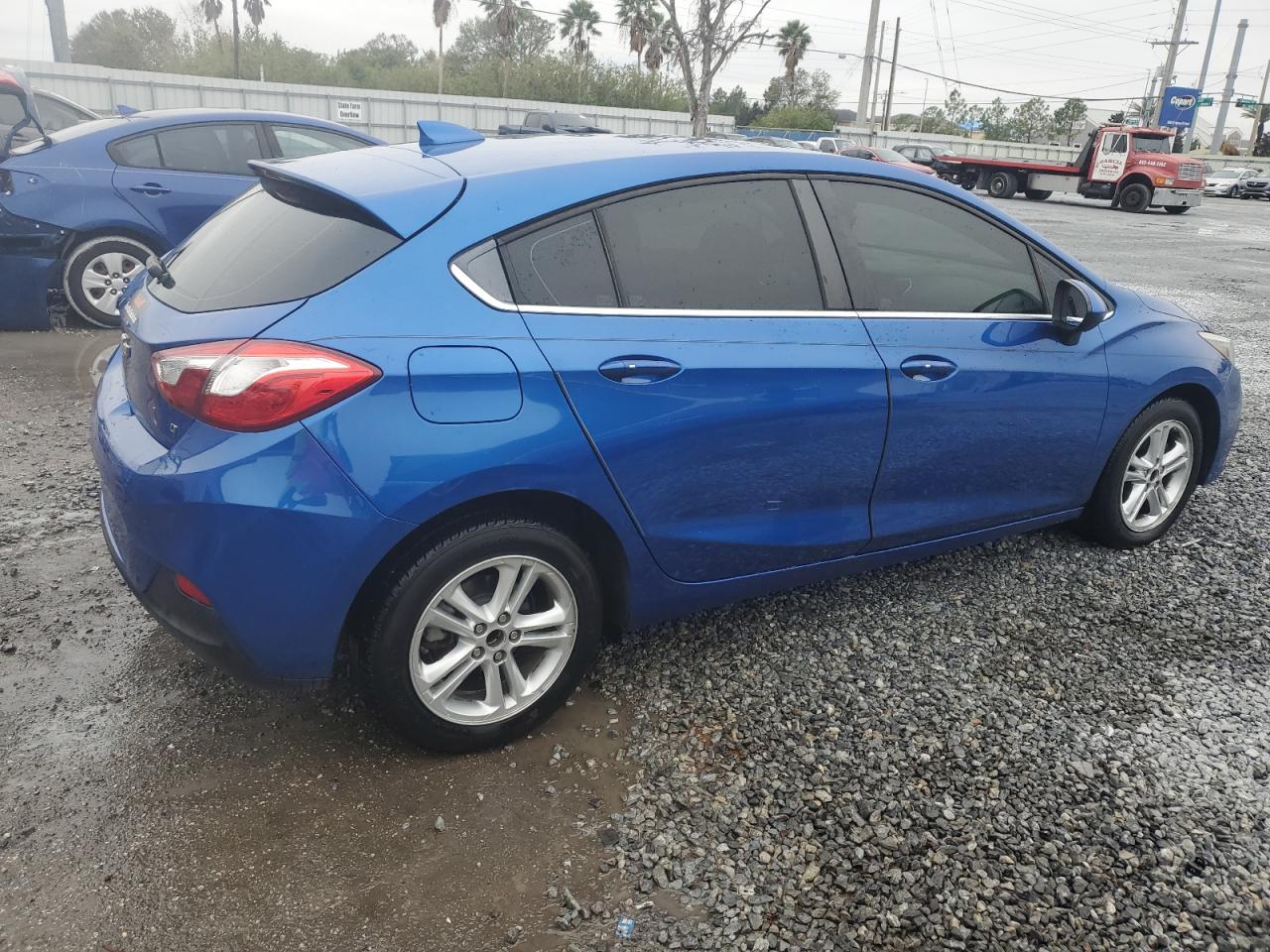 2018 Chevrolet Cruze - Image 3