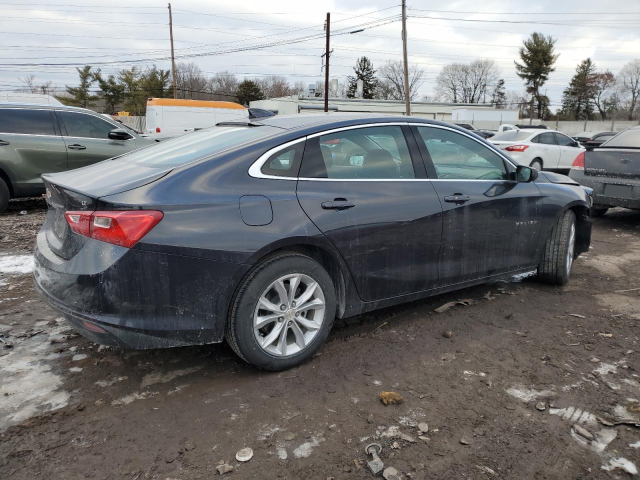 2023 Chevrolet Malibu - Image 3