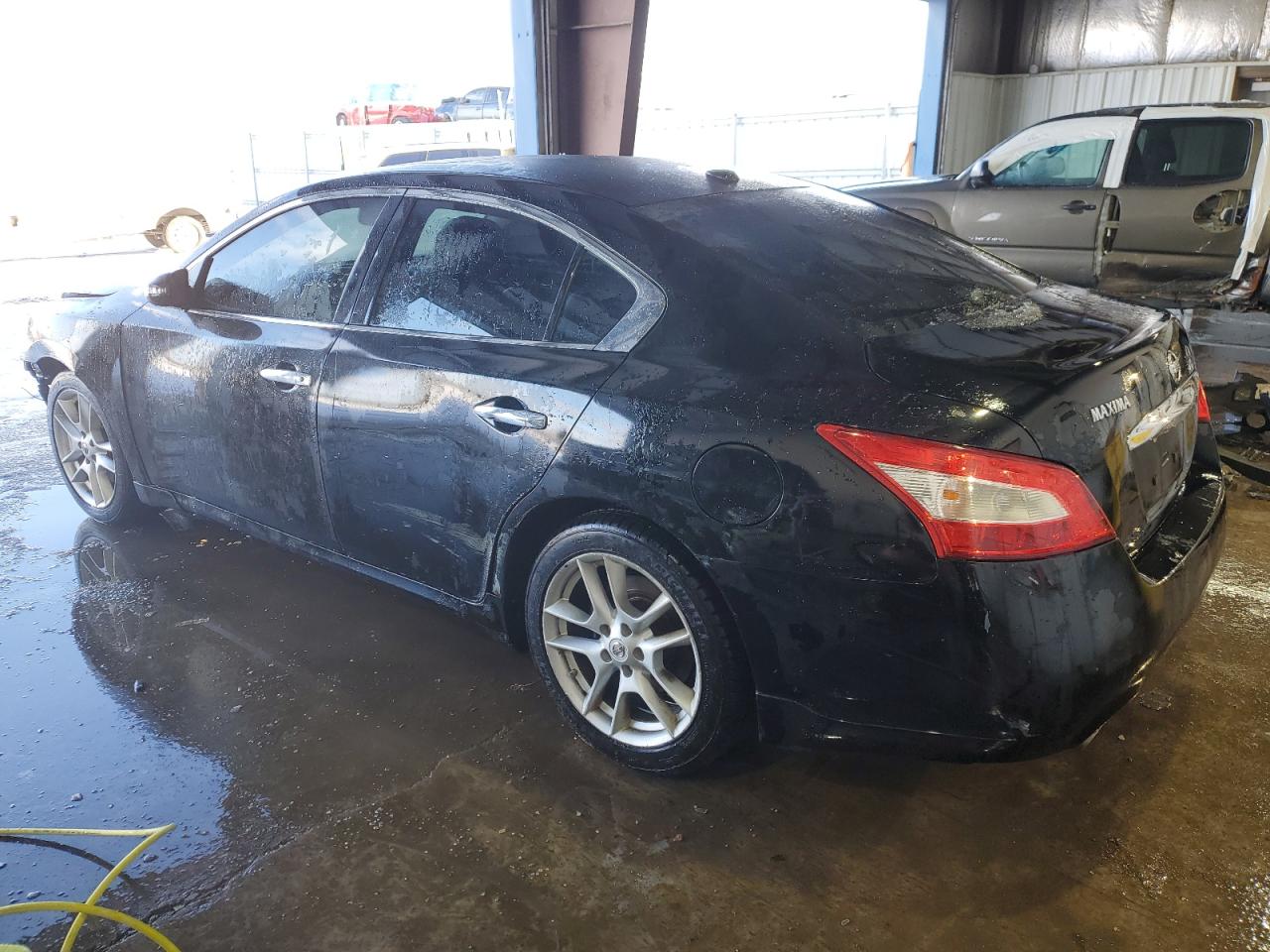 2010 Nissan Maxima - Image 2