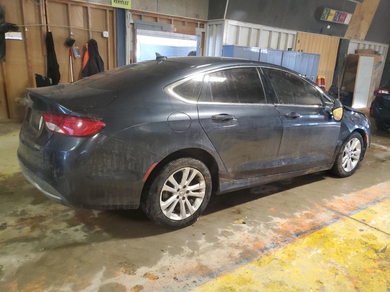 2016 Chrysler 200 - Image 3