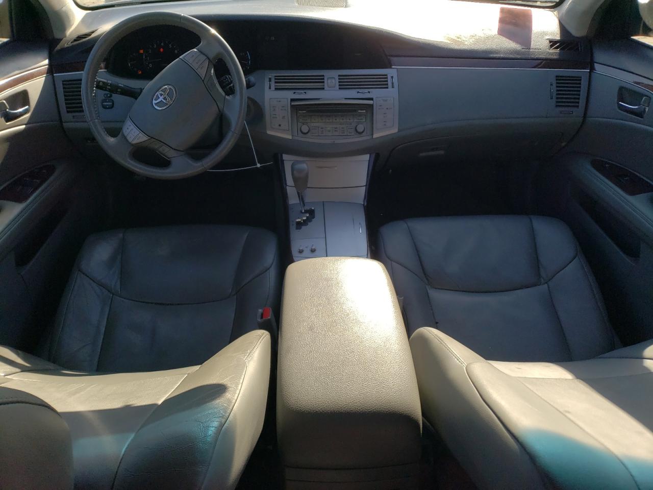 2008 Toyota Avalon - Image 8
