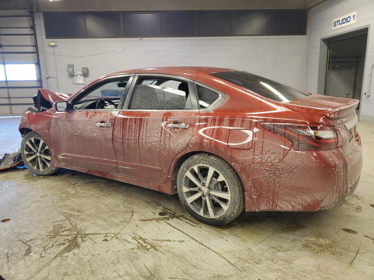 2017 Nissan Altima - Image 2