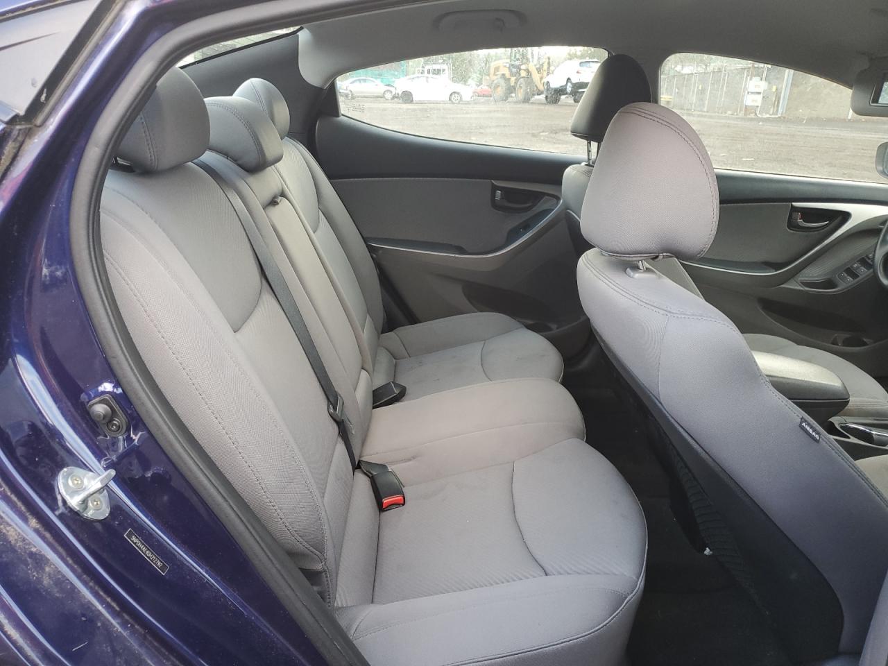 2013 Hyundai Elantra - Image 10