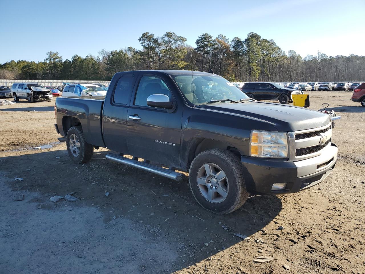 2011 Chevrolet Silverado - Image 4