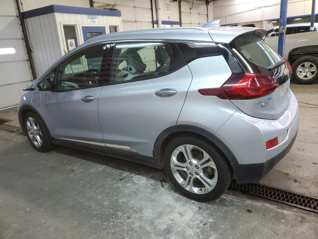 VIN 1G1FX6S09H4142690 2017 CHEVROLET BOLT no.2