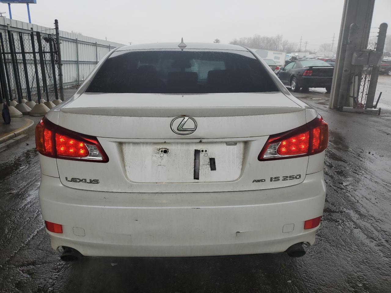 2010 Lexus IS - Image 6