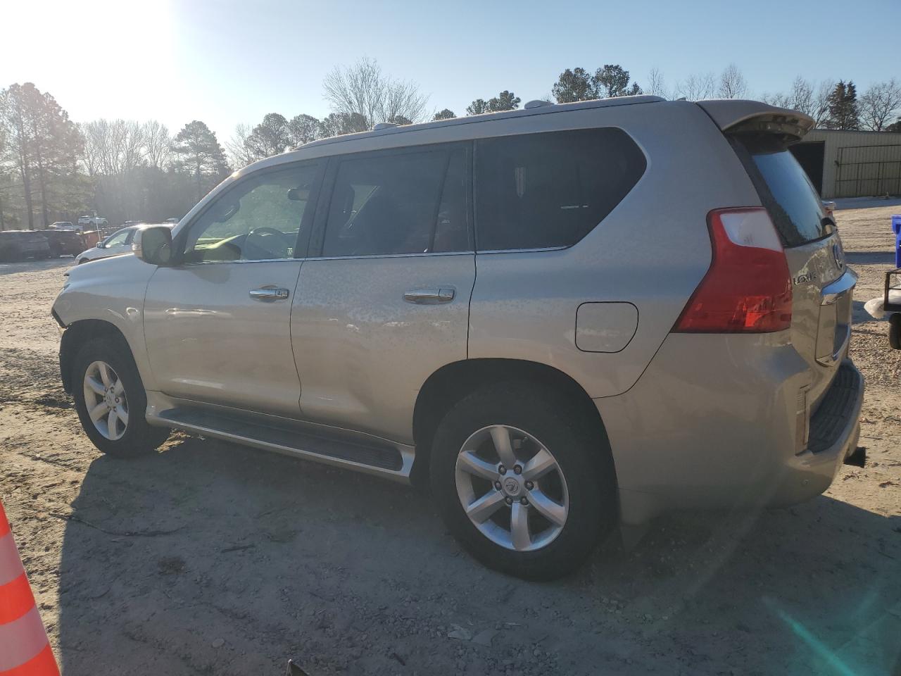 2010 Lexus GX - Image 2