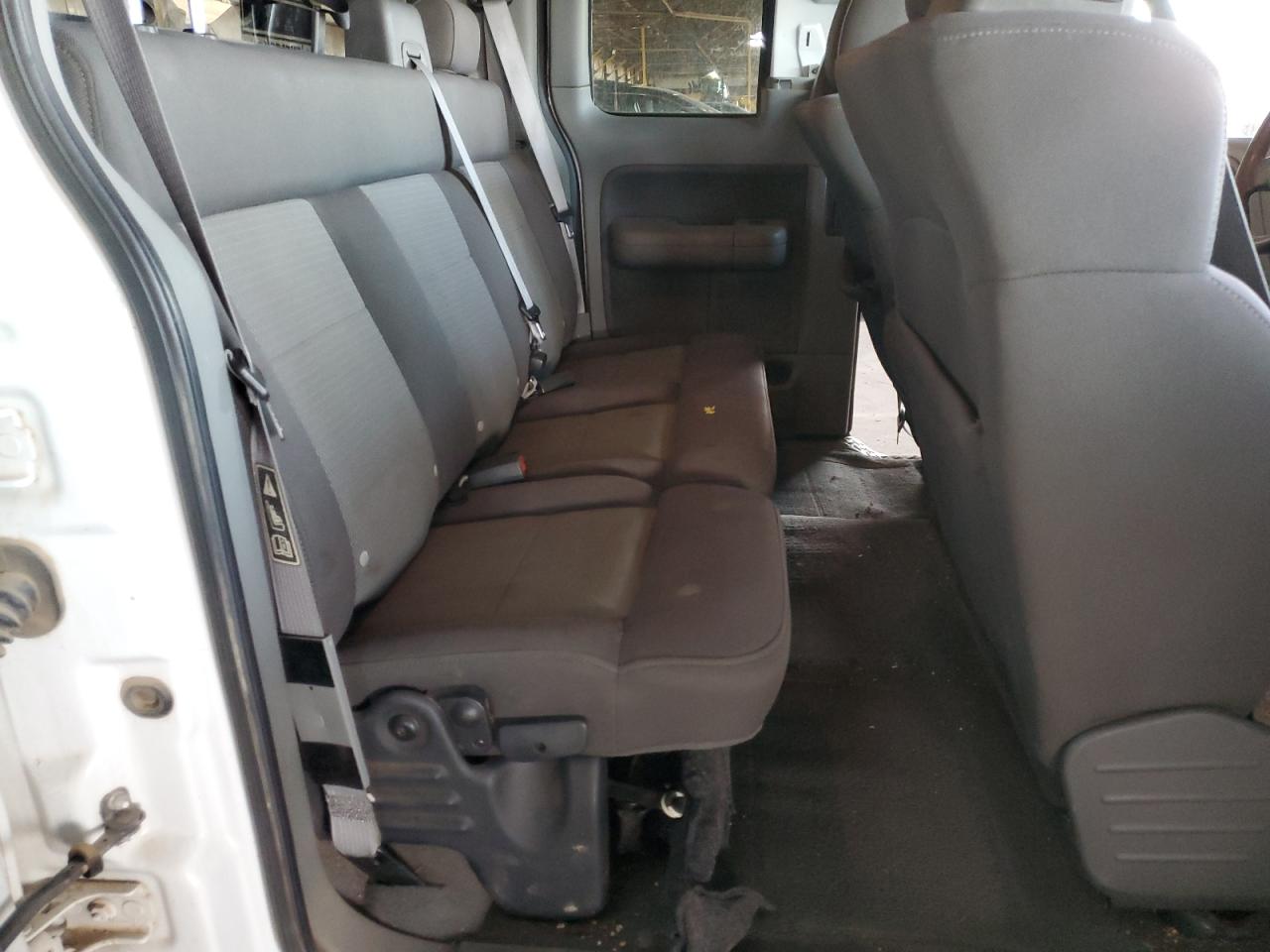 2004 Ford F-150 - Image 11