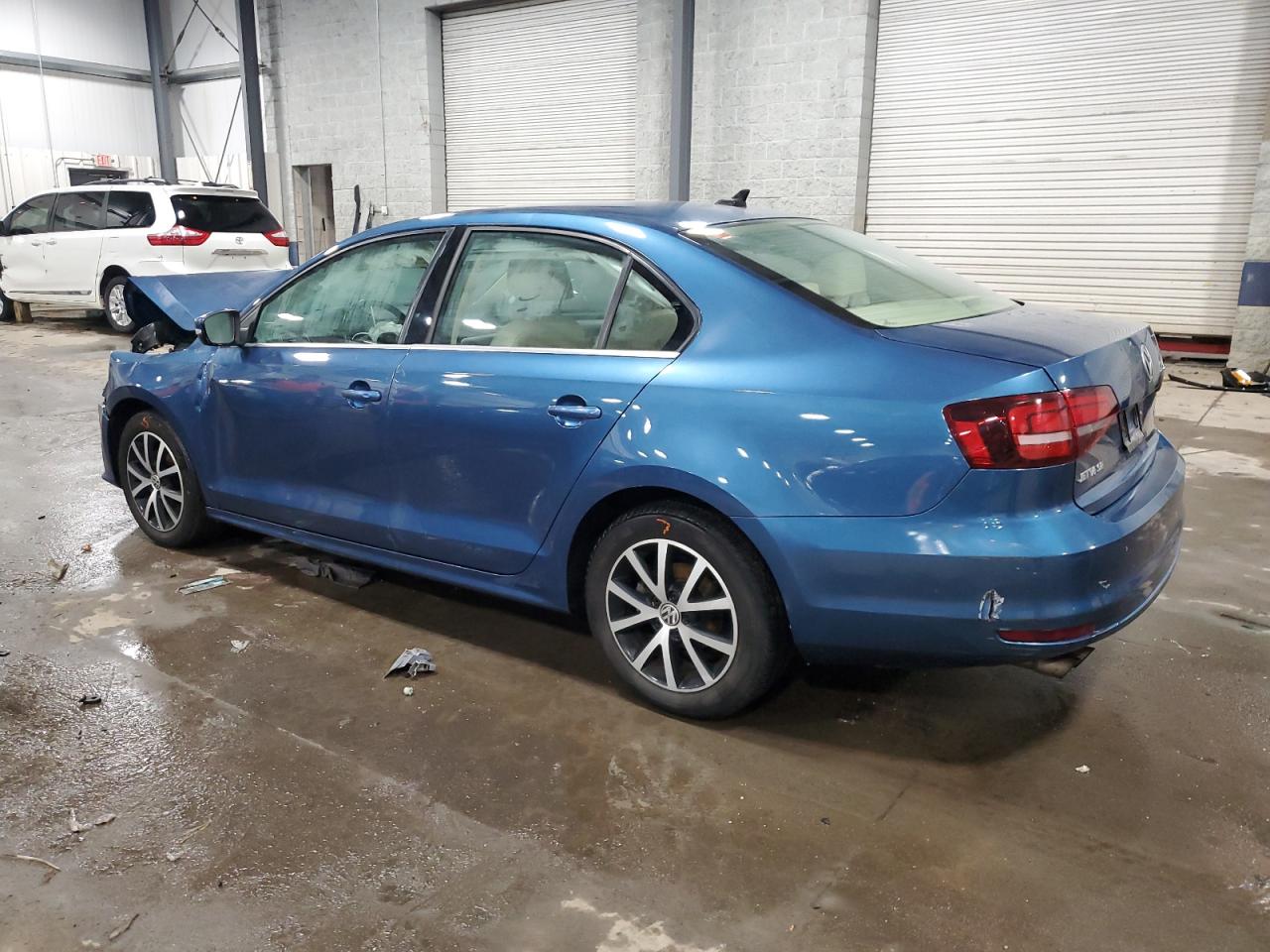 2017 Volkswagen Jetta - Image 2