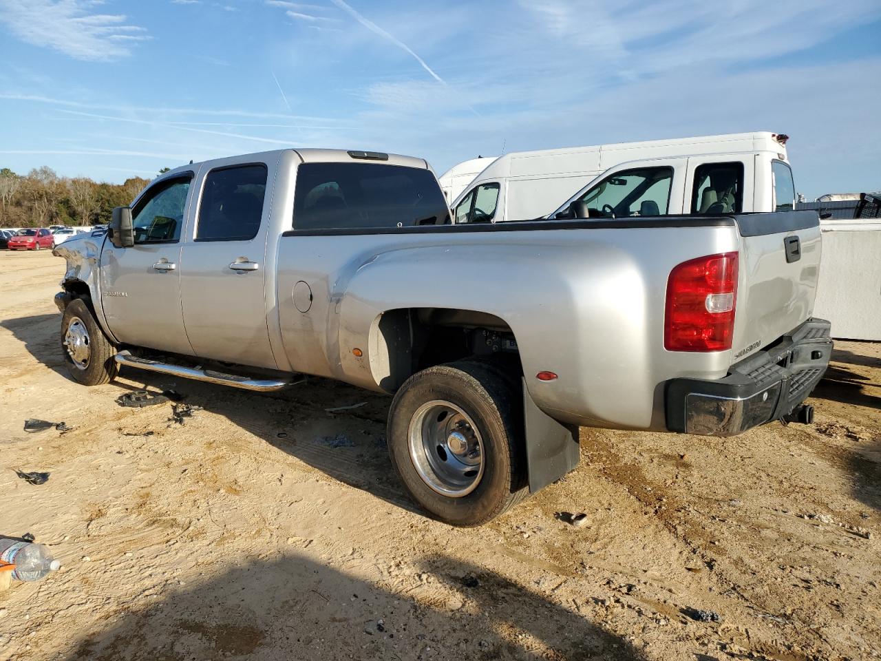 2008 Chevrolet Silverado - Image 2