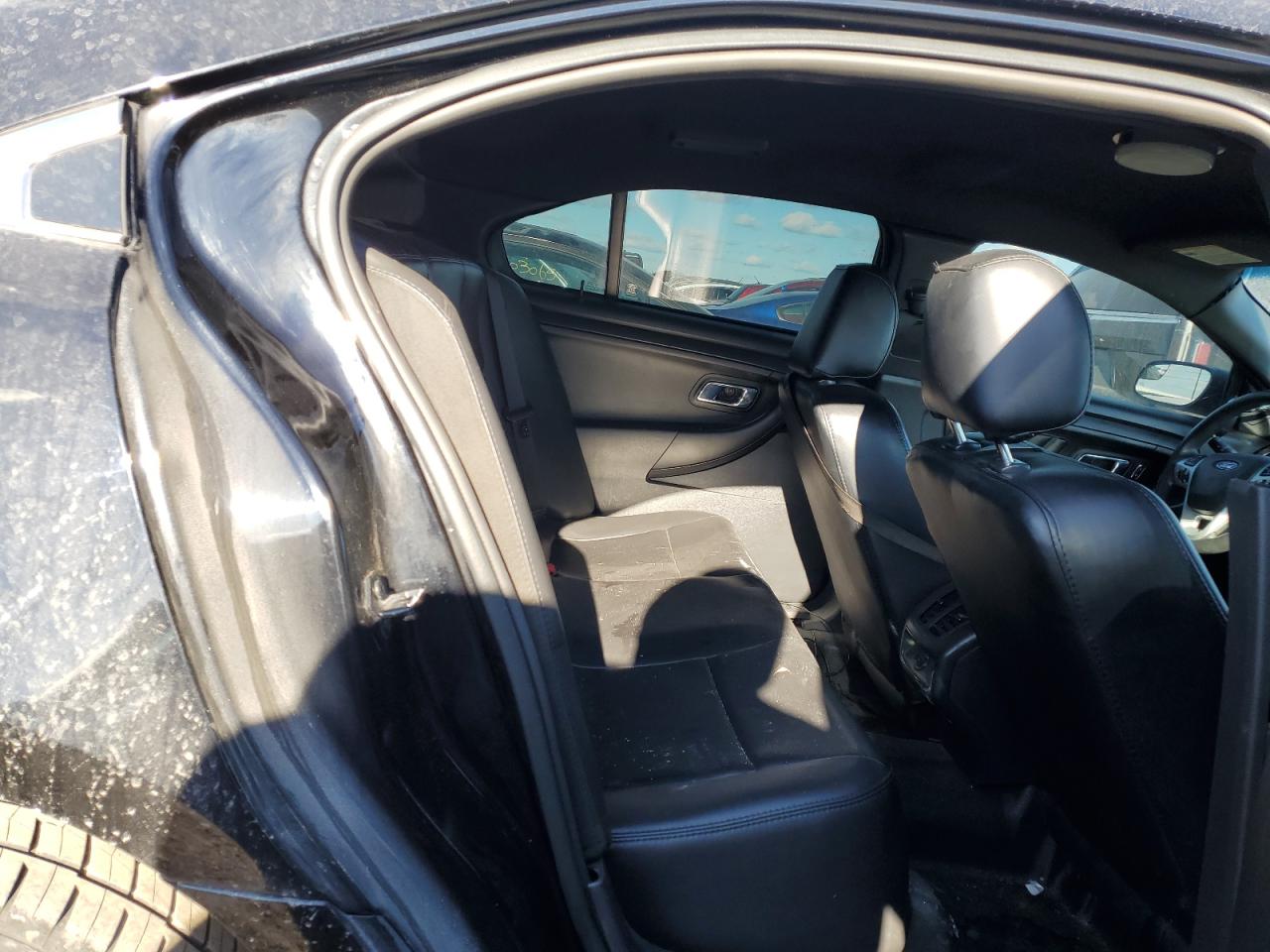2015 Ford Taurus - Image 10