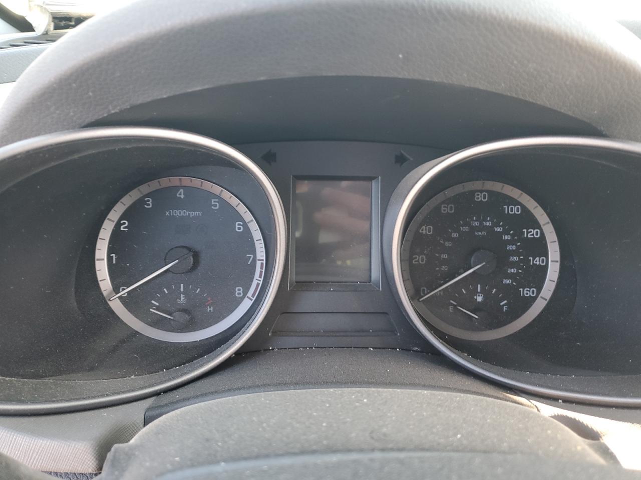 2018 Hyundai Santa Fe - Image 9