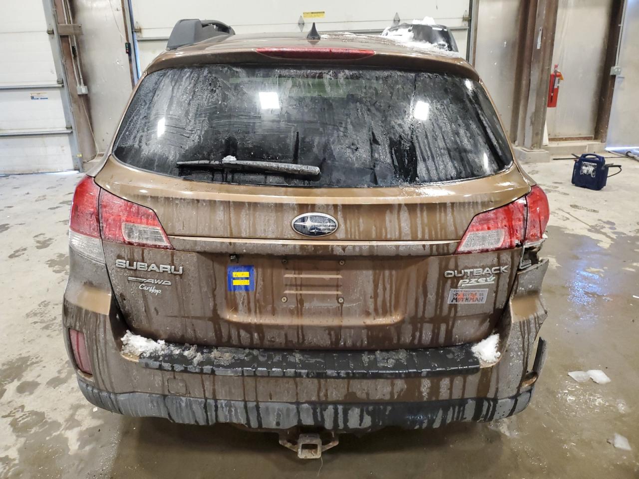 2011 Subaru Outback - Image 6