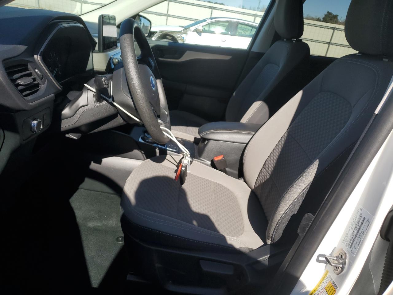 2022 Ford Escape - Image 7
