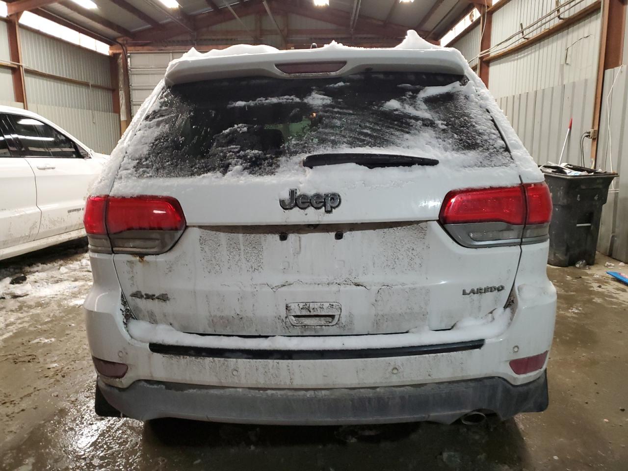 2017 Jeep Grand Cherokee - Image 6
