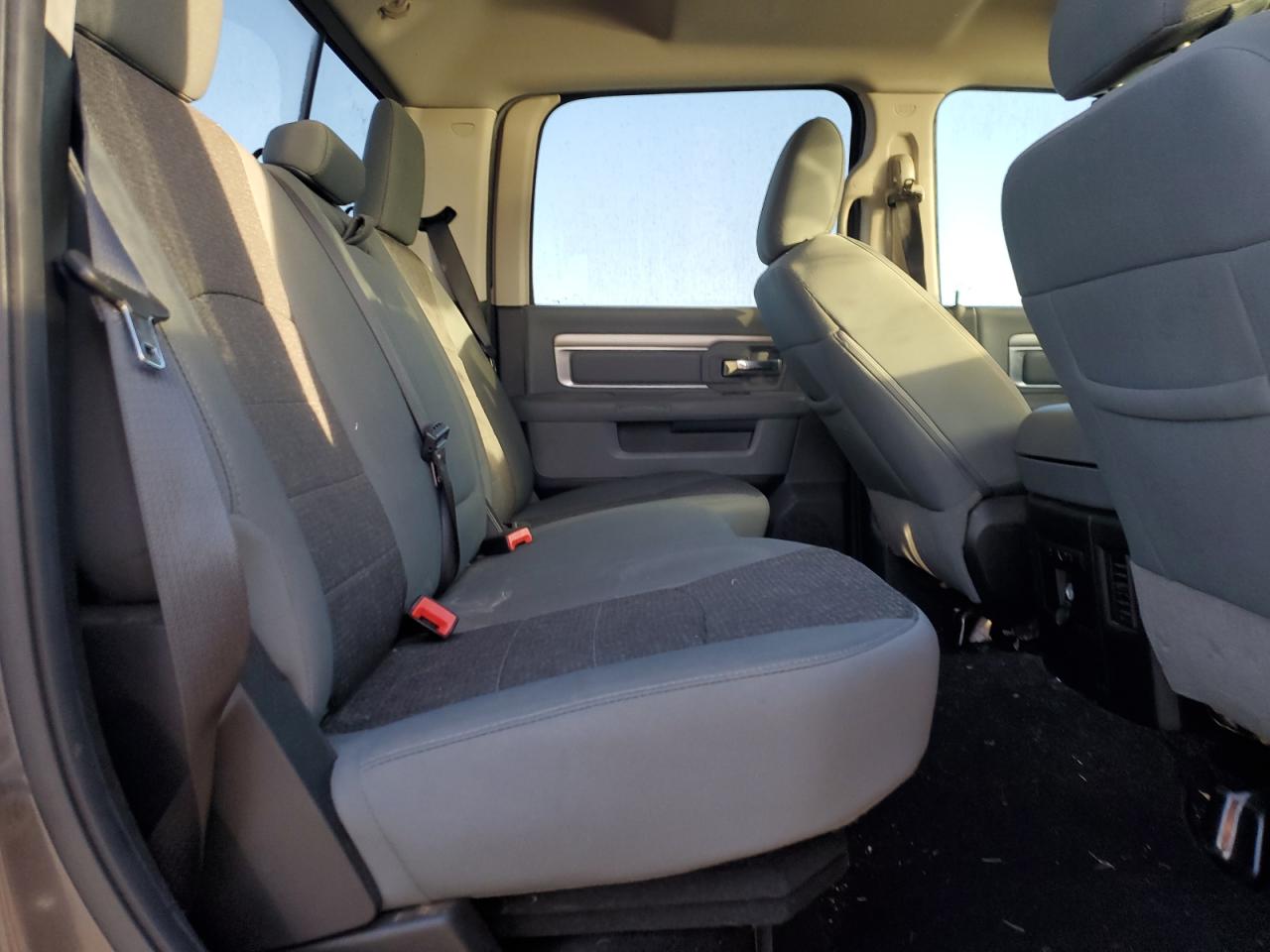 2014 RAM 1500 - Image 11