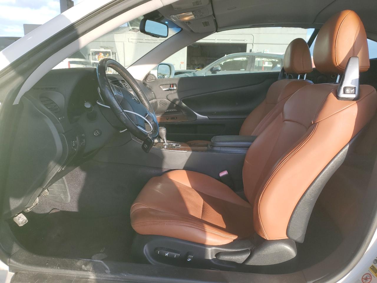 2011 Lexus IS - Image 7