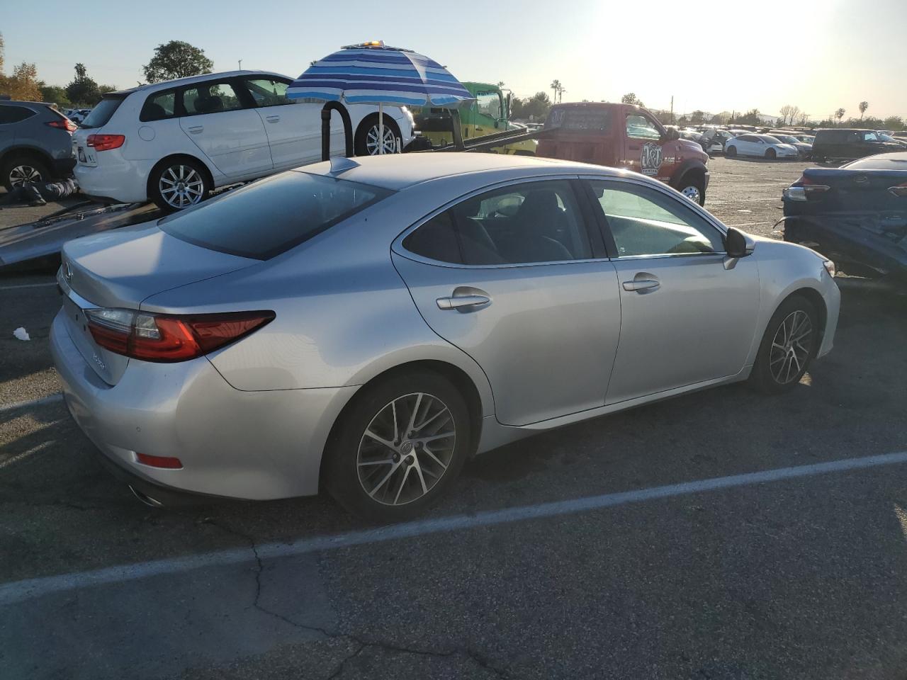 VIN 58ABK1GG5GU008274 2016 LEXUS ES350 no.3