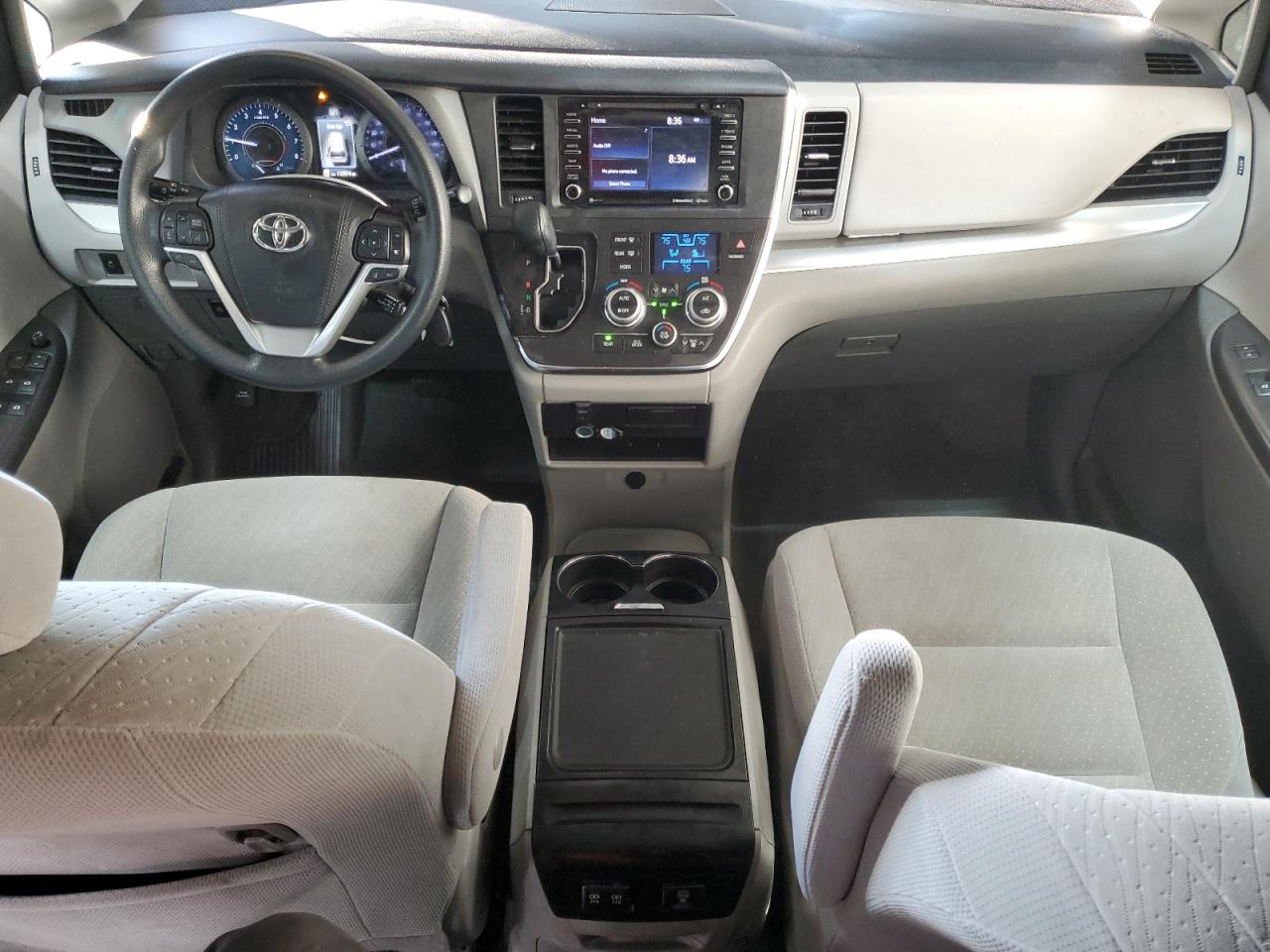 2019 Toyota Sienna - Image 8
