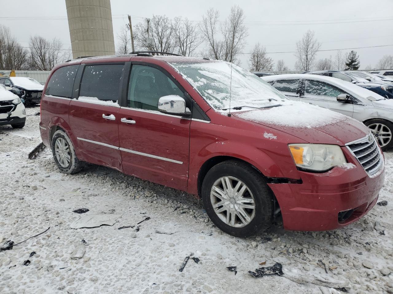 2010 Chrysler Town & Country - Image 4
