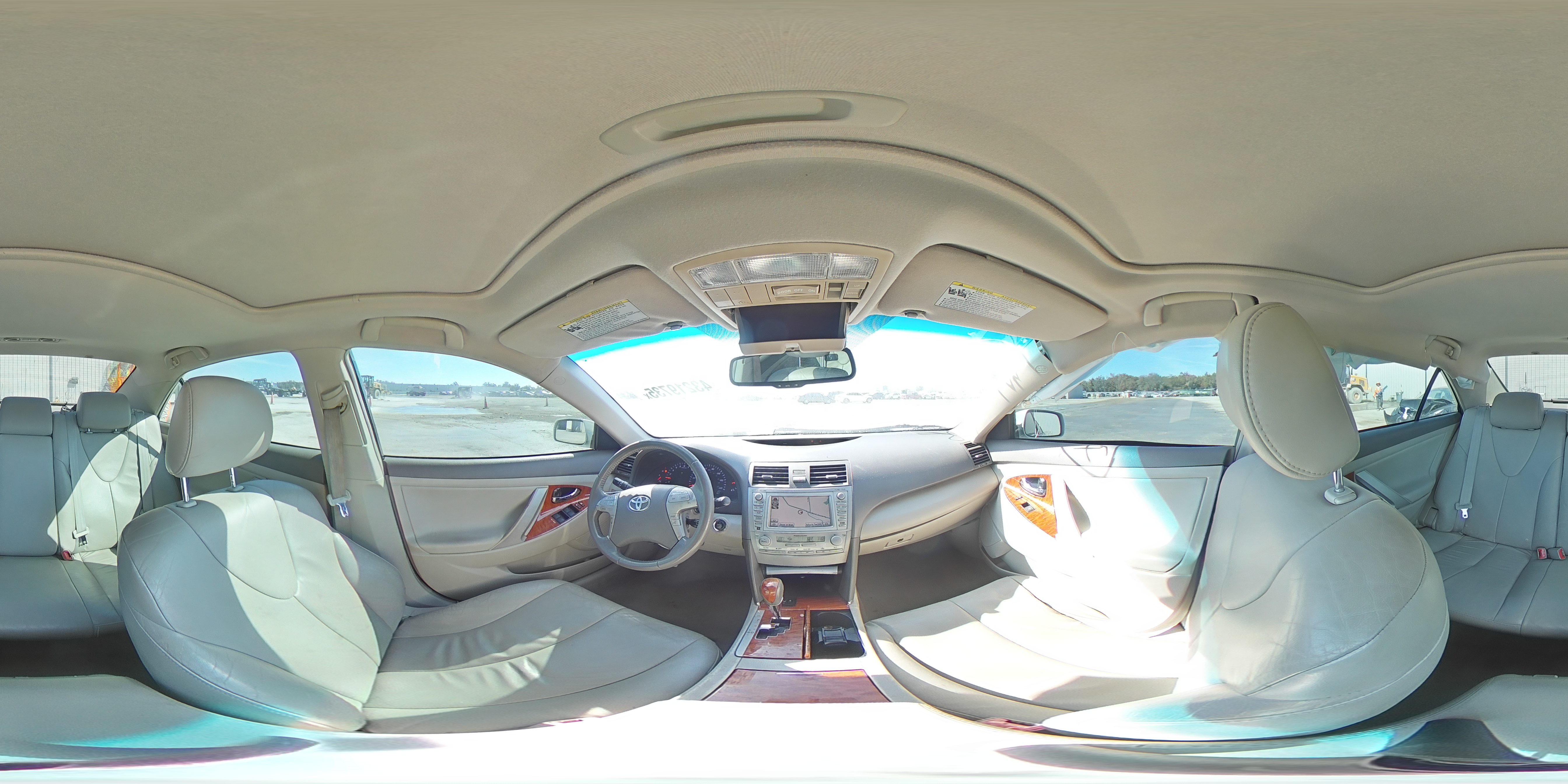 2010 Toyota Camry - Image 12
