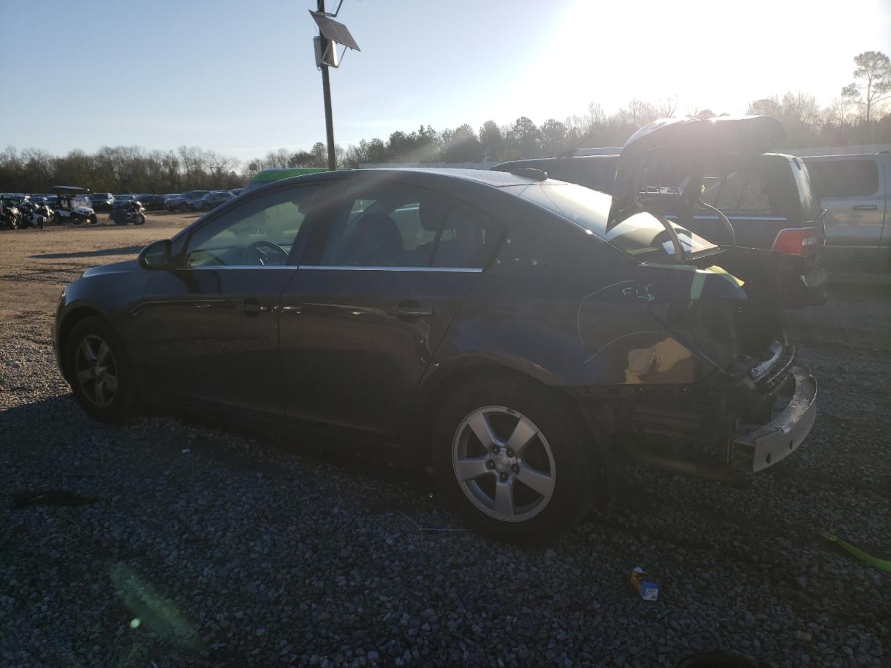 2016 Chevrolet Cruze - Image 2