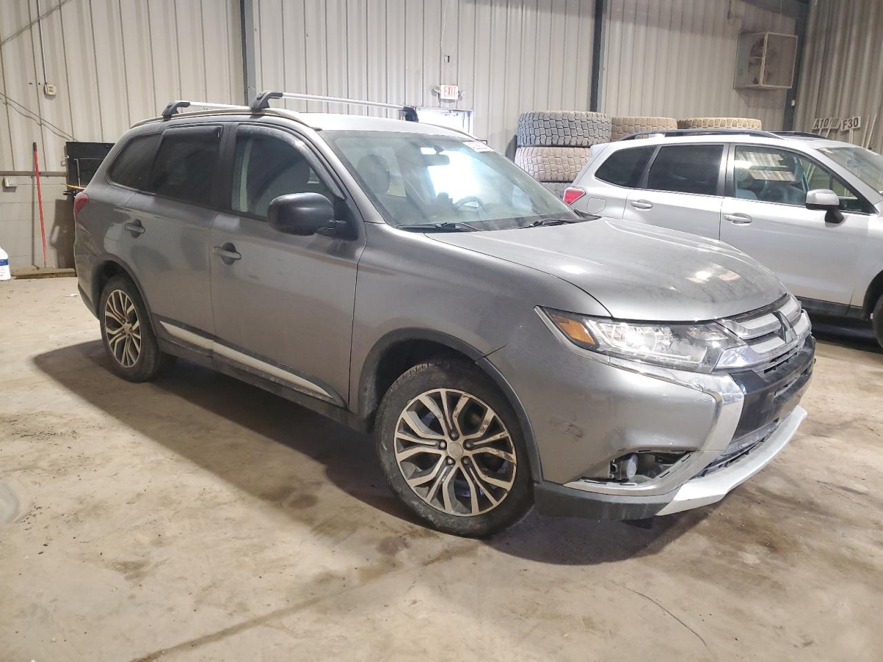 2016 Mitsubishi Outlander - Image 4