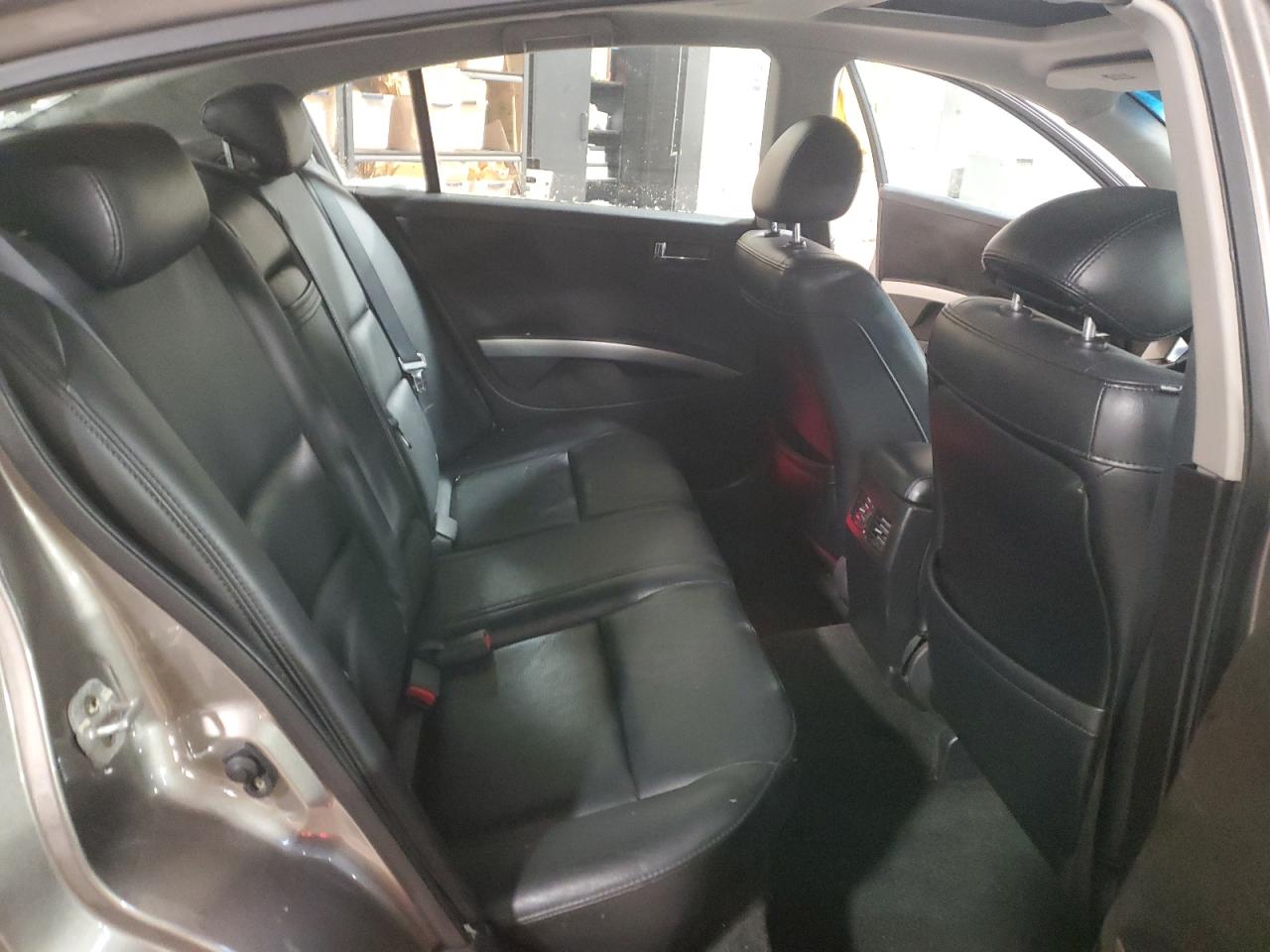 2005 Nissan Maxima - Image 10