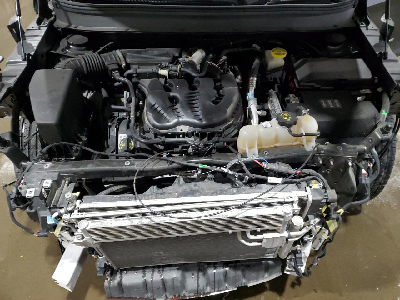 2021 Jeep Grand Cherokee - Image 12