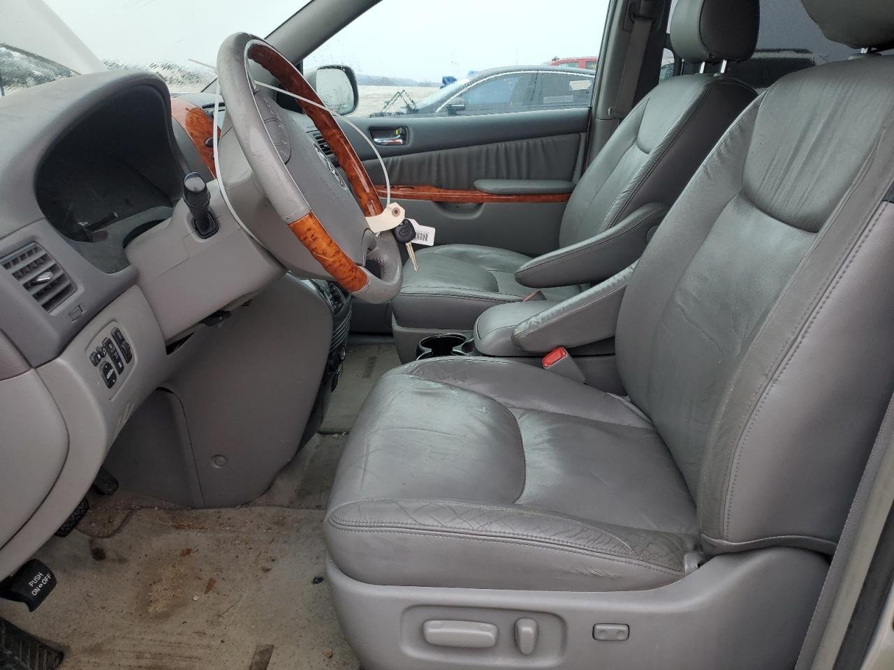 2006 Toyota Sienna - Image 7