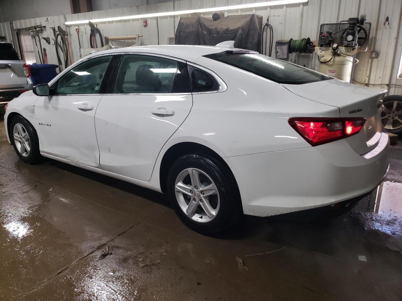 2023 Chevrolet Malibu - Image 2