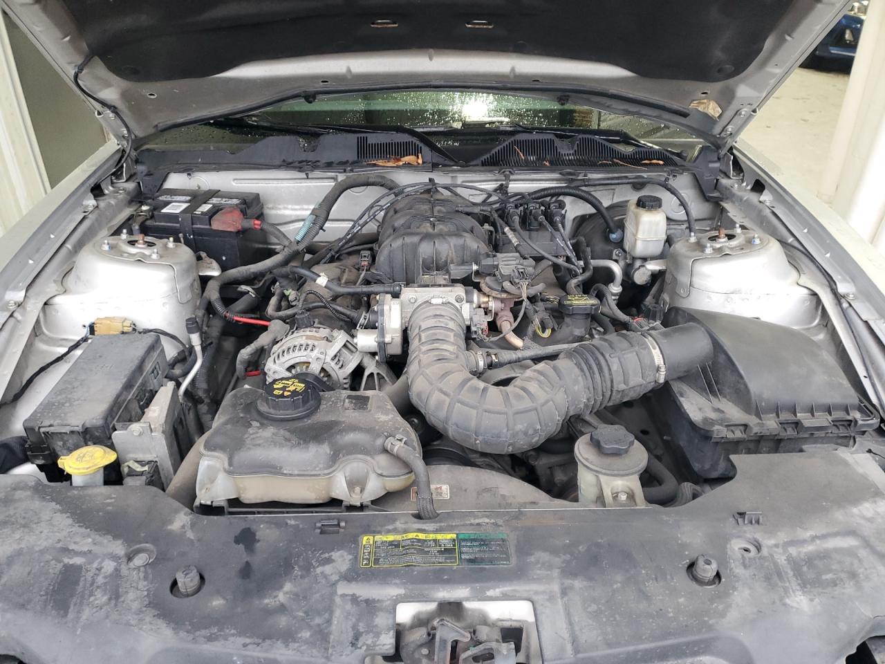 2010 Ford Mustang - Image 12