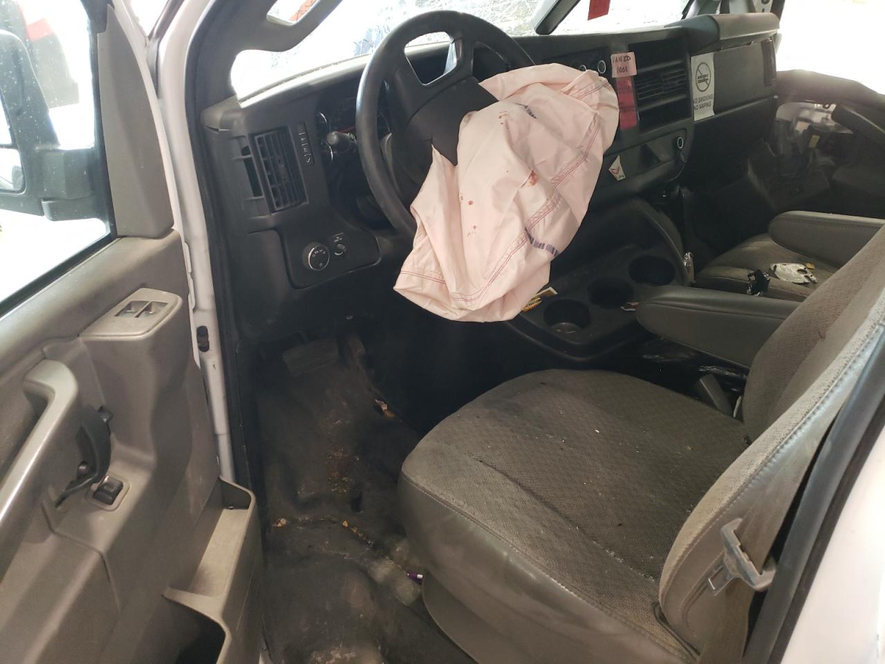 2016 Chevrolet Express - Image 8