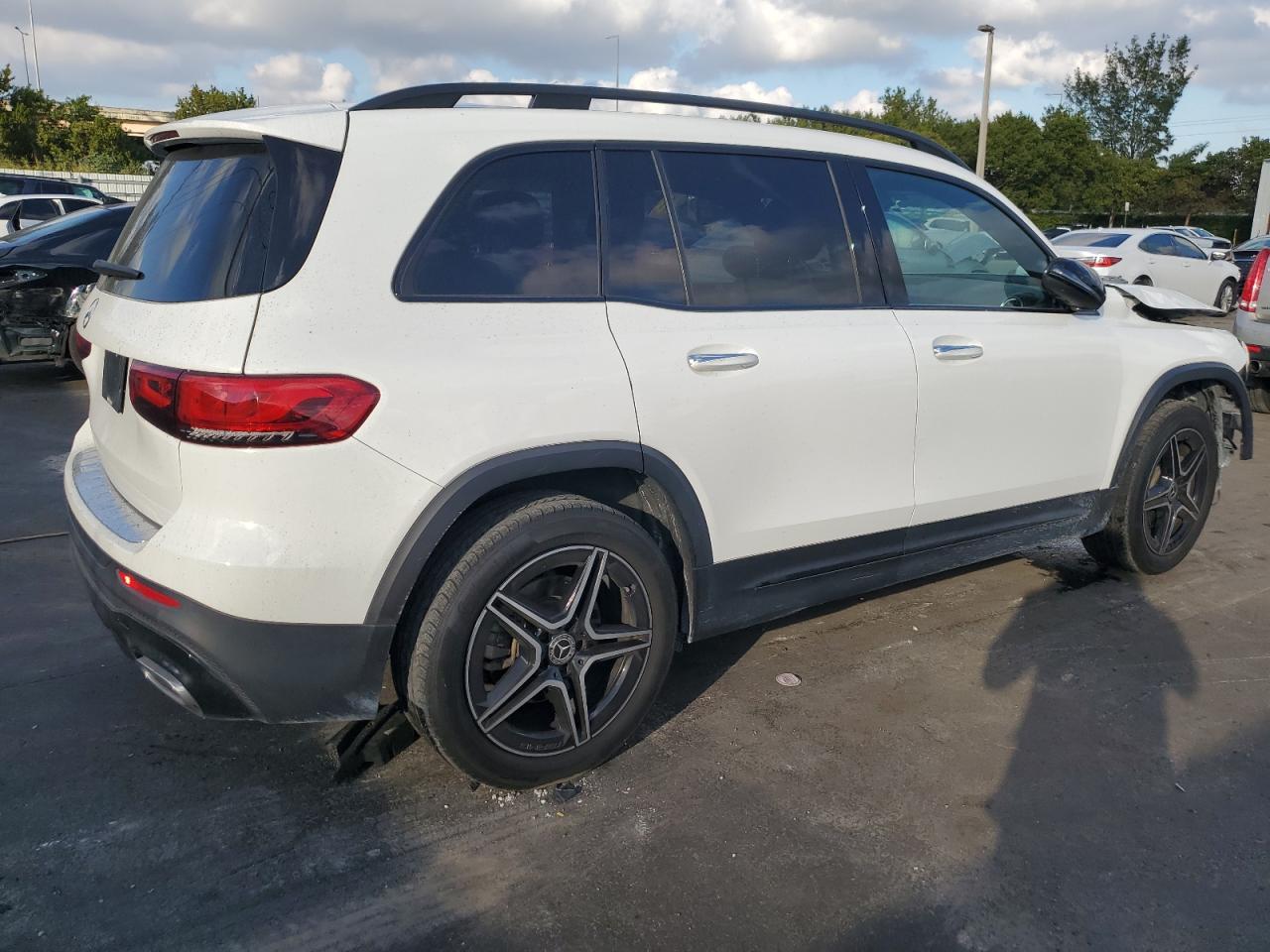 2020 Mercedes-Benz GLB - Image 3