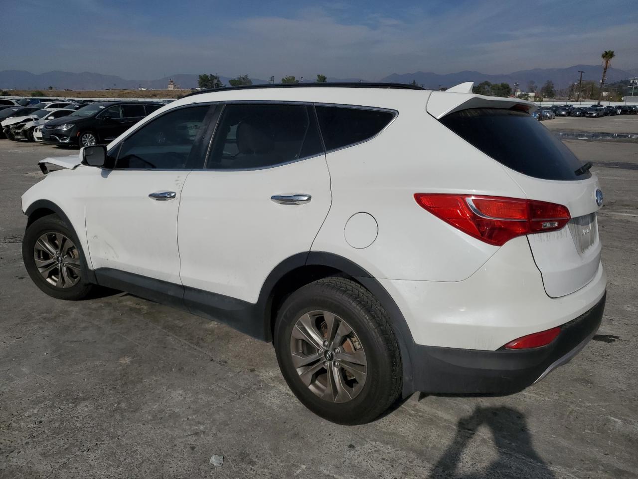 2016 Hyundai Santa Fe - Image 2