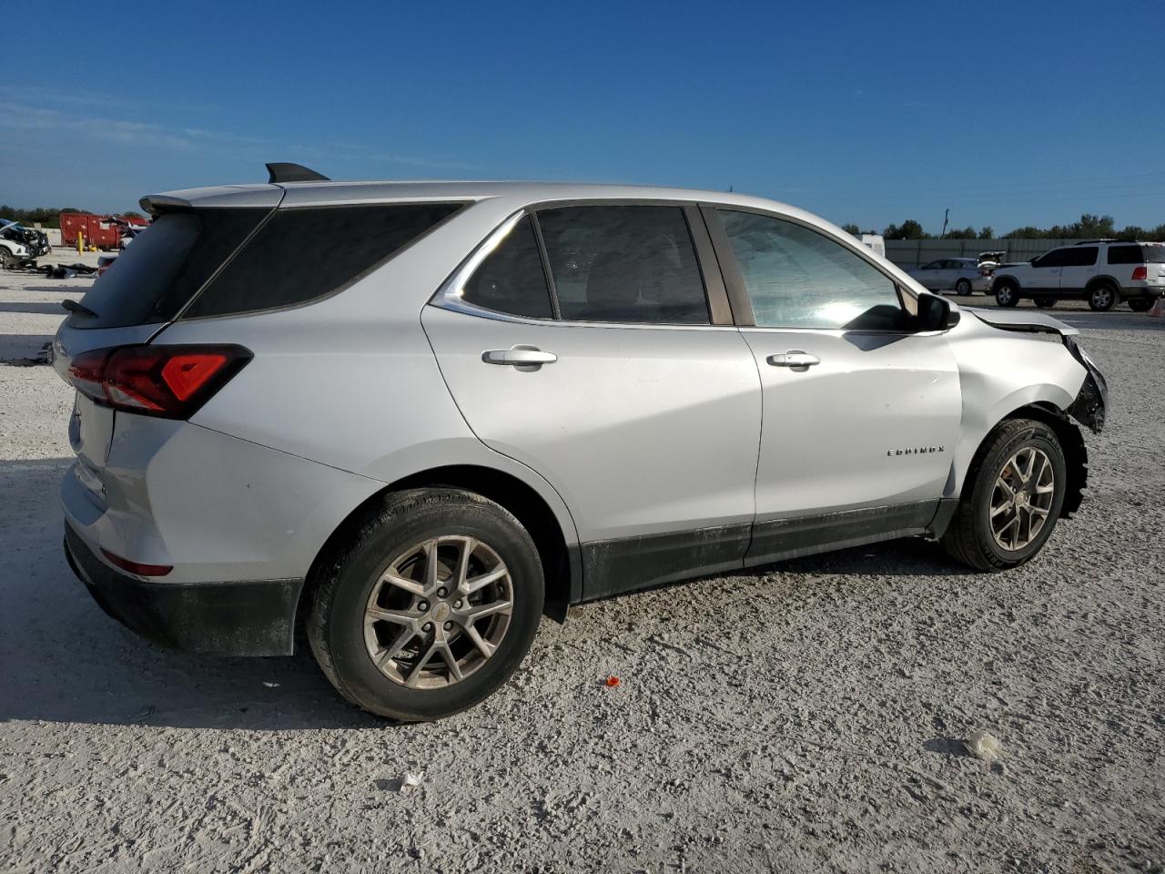 2022 Chevrolet Equinox - Image 3