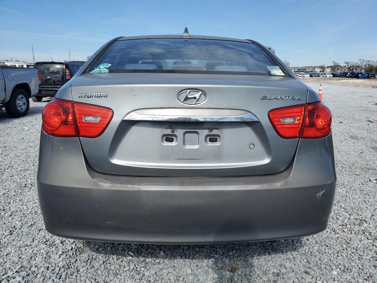 2010 Hyundai Elantra - Image 6