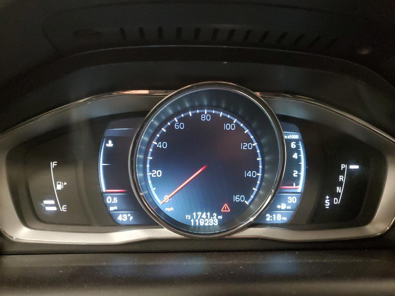 2015 Volvo XC60 - Image 9