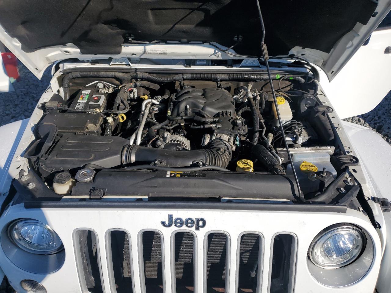 2017 Jeep Wrangler - Image 12