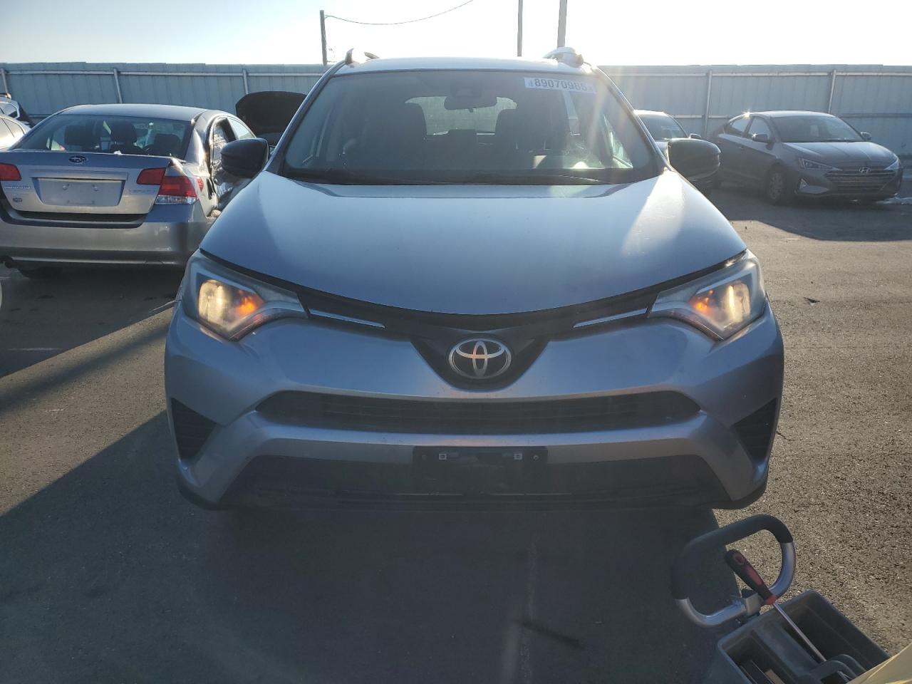 2017 Toyota RAV 4 - Image 5