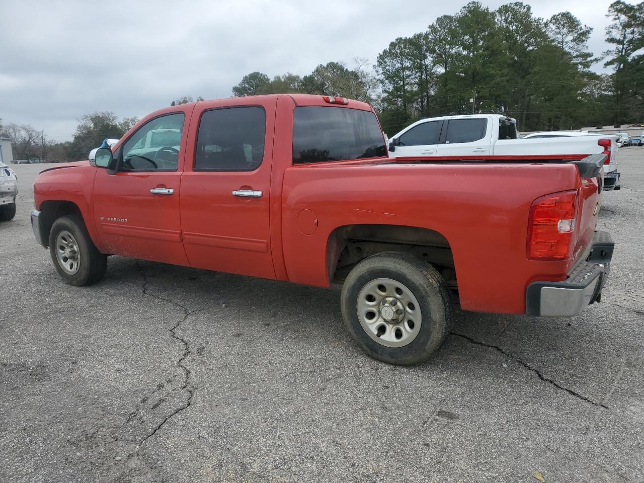 2012 Chevrolet Silverado - Image 2