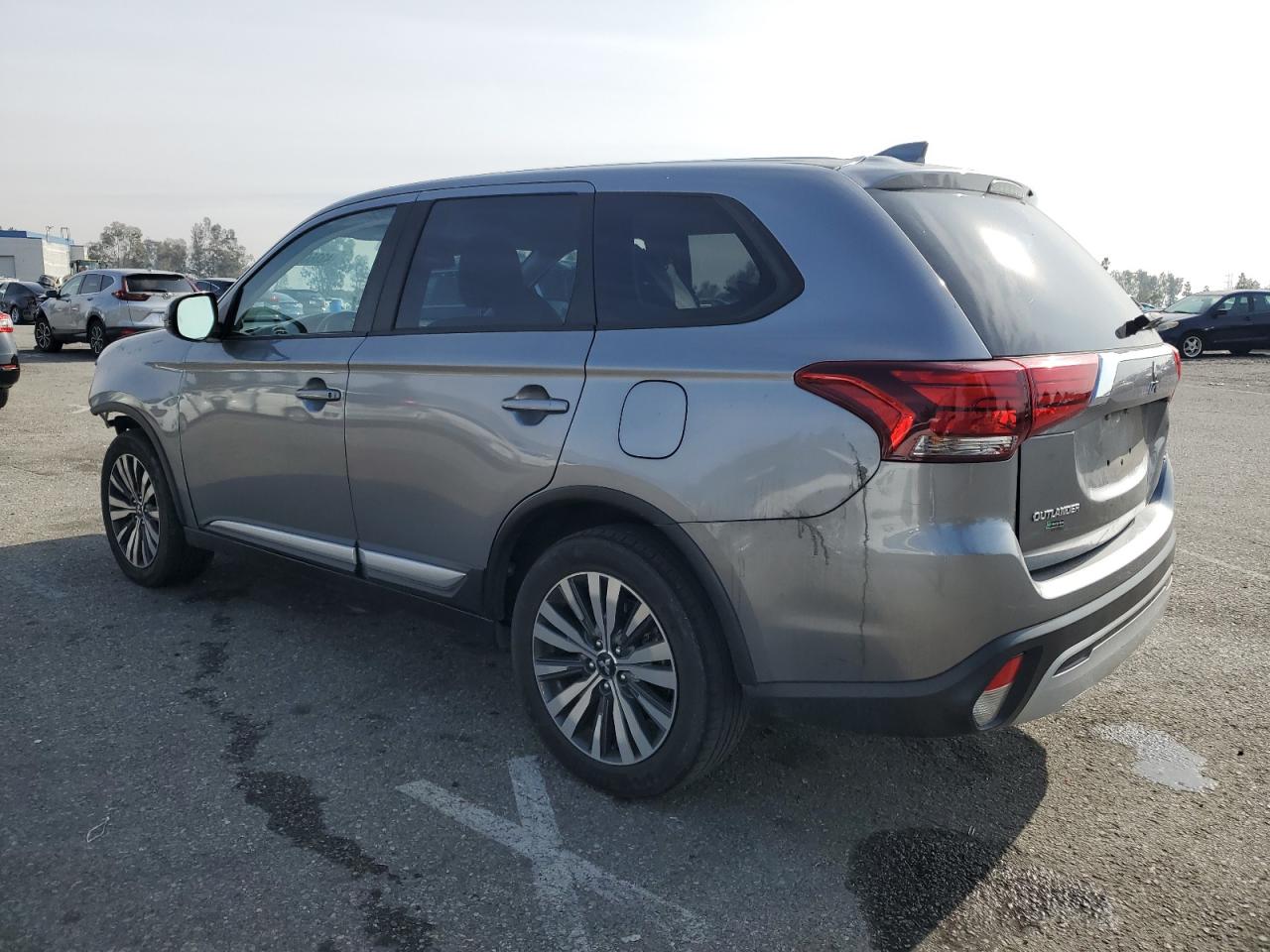 2020 Mitsubishi Outlander - Image 2