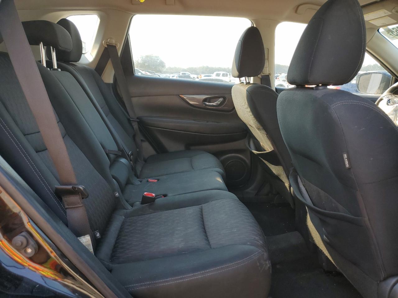 2018 Nissan Rogue - Image 12